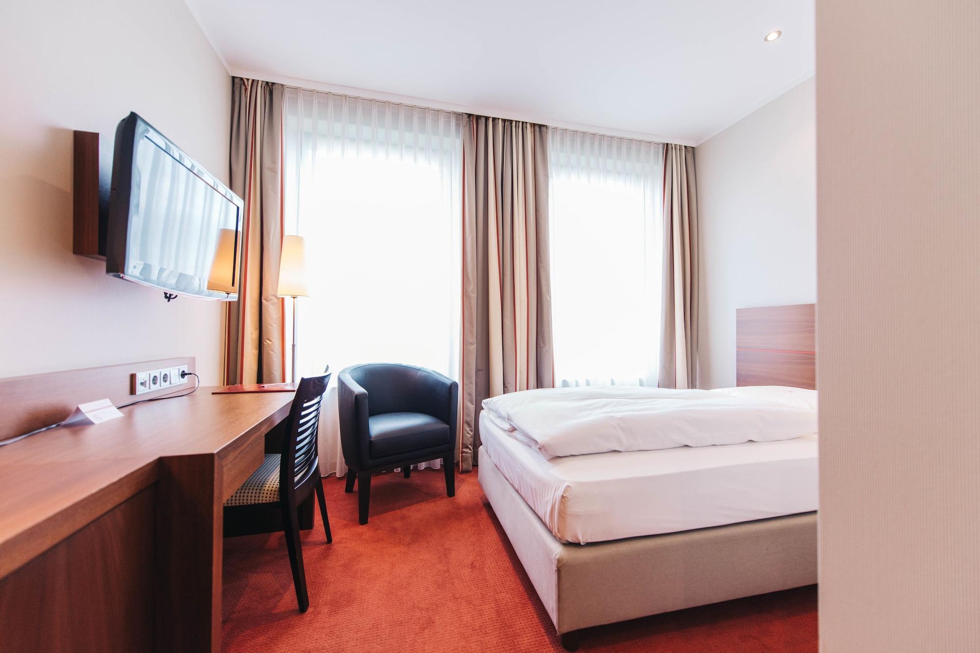 Hotel Kocks Am Muehlenberg Мильгейм-на-Руре Экстерьер фото