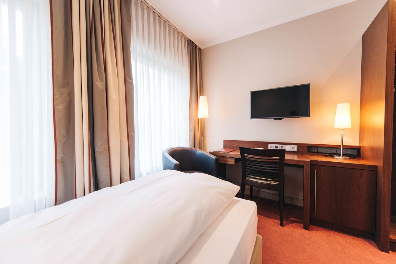 Hotel Kocks Am Muehlenberg Мильгейм-на-Руре Экстерьер фото