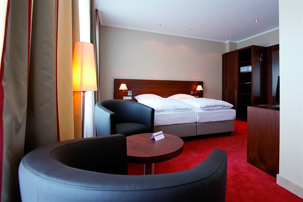 Hotel Kocks Am Muehlenberg Мильгейм-на-Руре Экстерьер фото