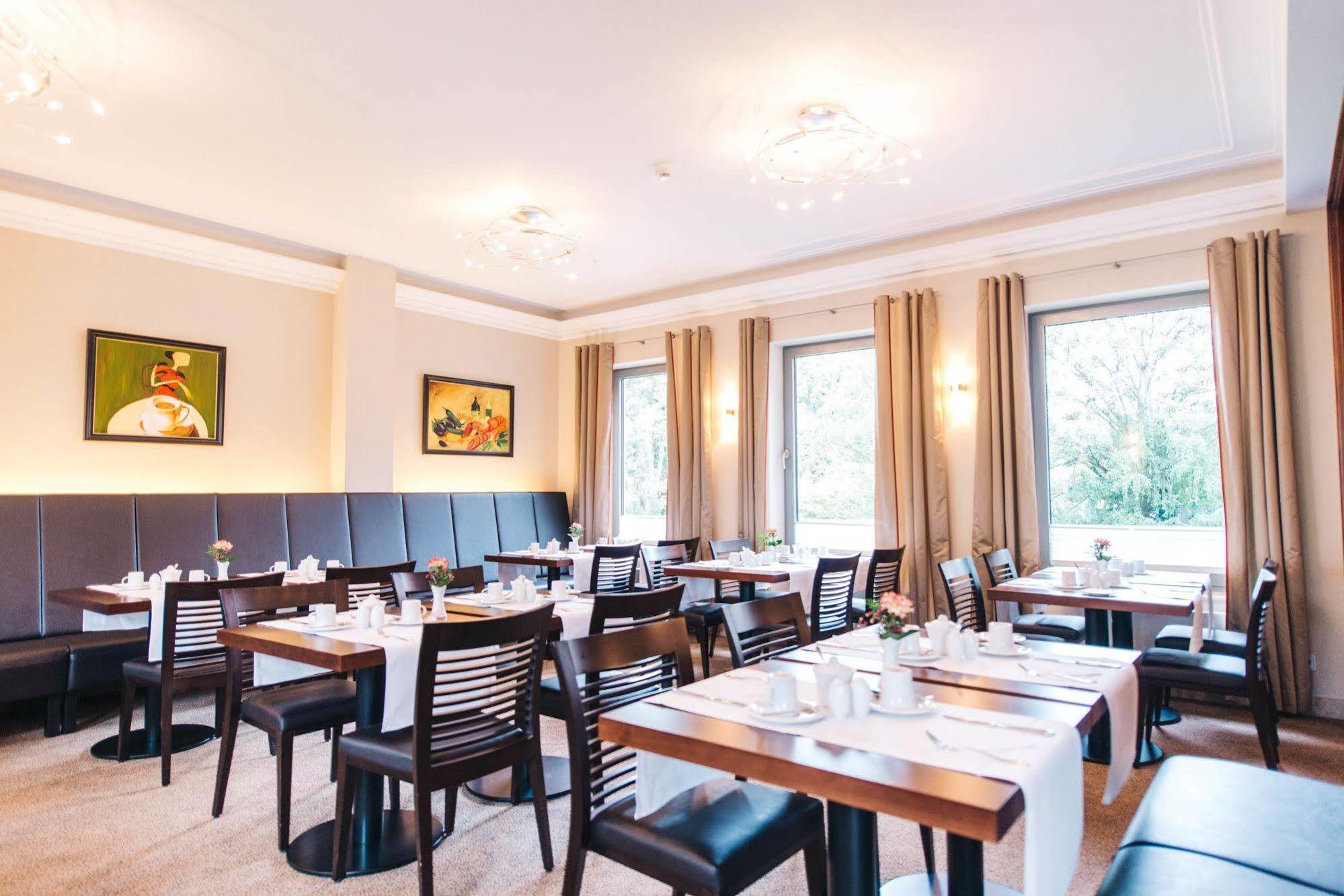 Hotel Kocks Am Muehlenberg Мильгейм-на-Руре Экстерьер фото