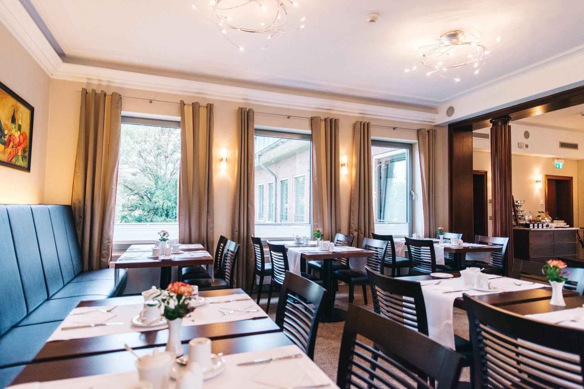 Hotel Kocks Am Muehlenberg Мильгейм-на-Руре Экстерьер фото