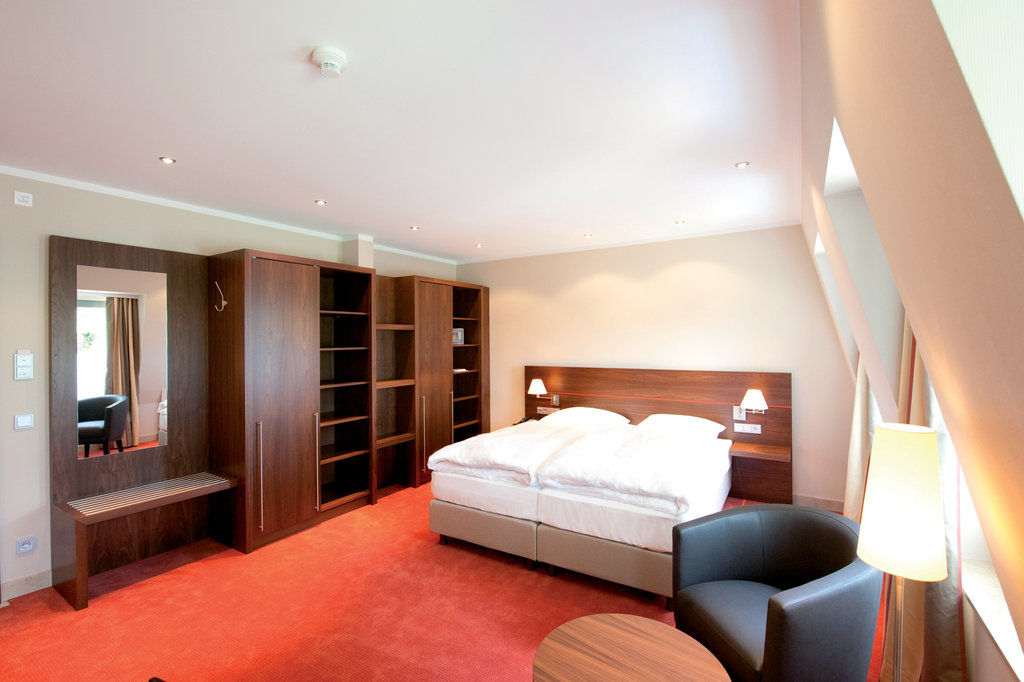Hotel Kocks Am Muehlenberg Мильгейм-на-Руре Экстерьер фото